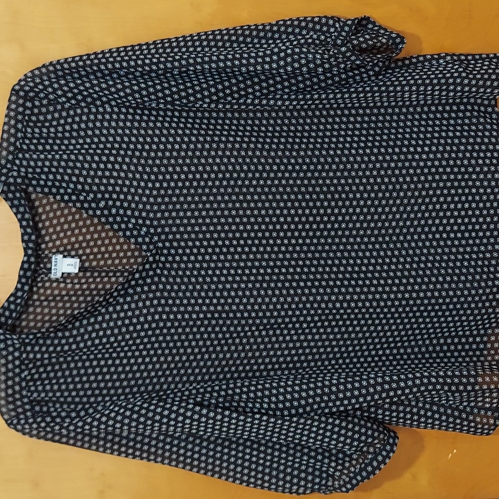 Old navy boho style sheer black shirt with white flowers